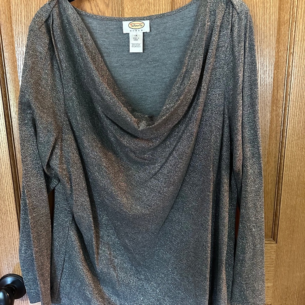 Talbots Gray/Gold Metallic Cowl Neck Long Sleeve Top.  Size 1X.